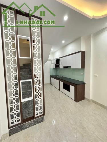 Bán nhà riêng Di Trạch 30m2. Mặt ngõ thông. Thiết kế ở Gia Đình. Đối diện trường Mầm Non - 2