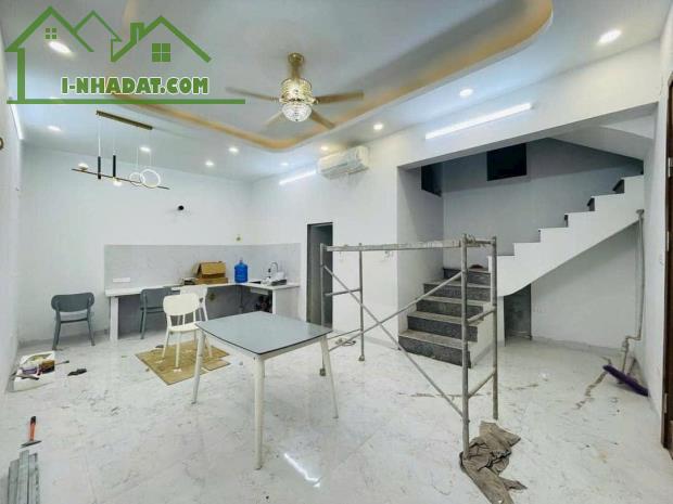 NHÀ ĐẸP LUNG LINH - NỘI THẤT HIỆN ĐẠI - Ô TÔ 30m - 5