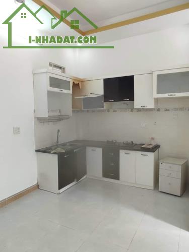 bán nhà quận 7 dưới 3 tỷ, hẻm 308 huỳnh tấn phát. dt: 6 x 6m, 2 lầu - 2