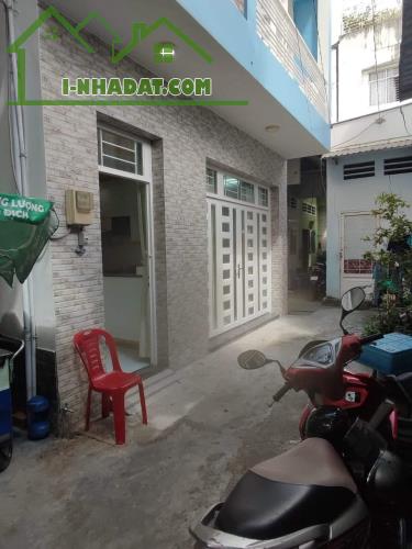 bán nhà quận 7 dưới 3 tỷ, hẻm 308 huỳnh tấn phát. dt: 6 x 6m, 2 lầu - 5