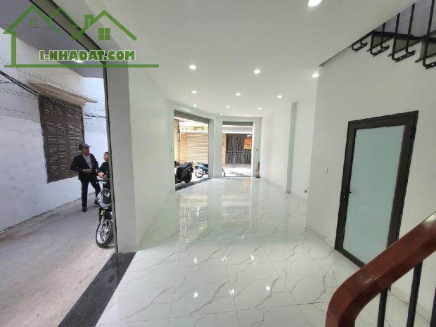 🏡NHÀ MỚI -LÔ GÓC -5 TẦNG -44M² -NHỈNH 9 TỶ -ĐƯỜNG RỘNG -ÔTÔ THÔNG -KINH DOANH -VĂN QUÁN -