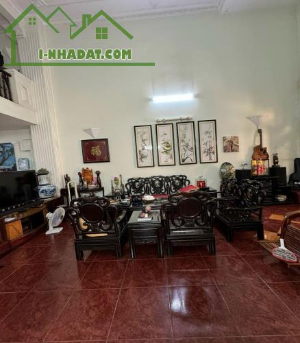 Bán biệt thự Cộng Hoà, P4, Tân Bình, 231m2, 3 tầng, ngang 7,6m, đẹp tuyệt - 3