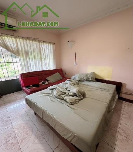 Bán biệt thự Cộng Hoà, P4, Tân Bình, 231m2, 3 tầng, ngang 7,6m, đẹp tuyệt