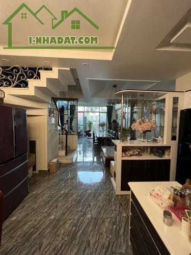 BÁN NHÀ HXHCHÍNH CHỦ 82M2 NGUYỄN TRƯỜNG TỘ QUẬN 4 - NHỈNH 18 TỶ TL. - 3