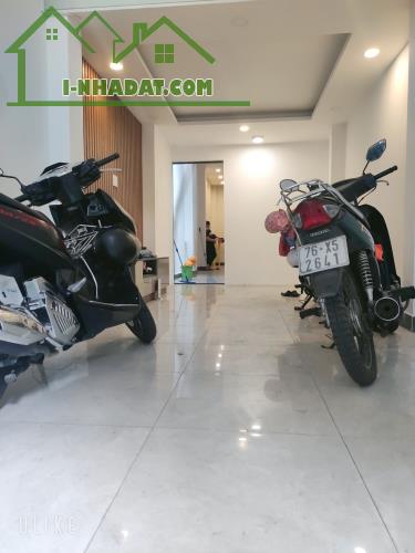 Bán gấp Giảm 800Tr ! Nhà HXH Nguyễn Trọng Tuyển,P.8, dt 56m2, 6Tầng,sân thượng.Sổ sẵn. - 1