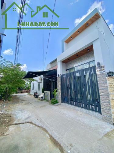 039🏞️Bán Nhà trệt lửng. Hẻm 61 Phạm Ngọc Hưng gần Võ Văn Kiệt 
💰💰 Giá Bán : 1 tỷ 390tr