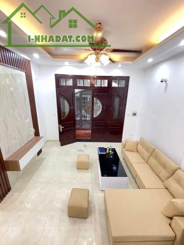 Bán nhà đẹp ở ngay ngõ 176 Trương Định, 50m, 4 tầng, MT 4.3m, 2 thoáng trước sau, 7 tỷ