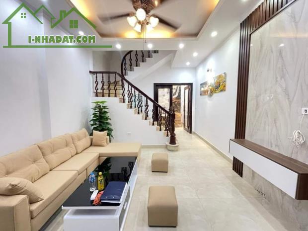 Bán nhà đẹp ở ngay ngõ 176 Trương Định, 50m, 4 tầng, MT 4.3m, 2 thoáng trước sau, 7 tỷ - 3