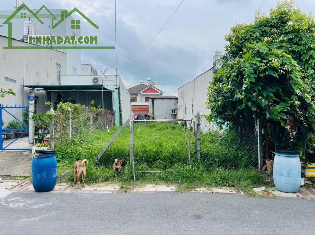 chủ cần tiền bán gấp lô đất 132m2 ngay thị trấn củ chi giá chỉ 640 triệu gọi cho em