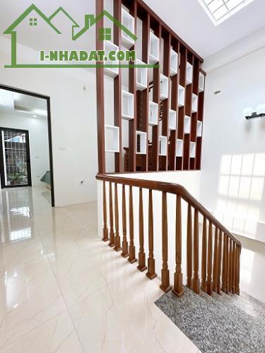 NHÀ ĐẸP - VỊ TRÍ HIẾM - TRUNG TÂM HAI BÀ TRƯNG - HÀ NỘI. 1 CĂN DUY NHẤT 33M2 X 5 TẦNG. BA - 3