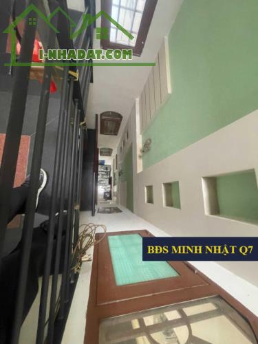 Bán nhà mặt tiền đường chợ Tân Quy, Quận 7. DT: 104m2, 2 Lầu, Sân thượng Giá 28 Tỷ - 1