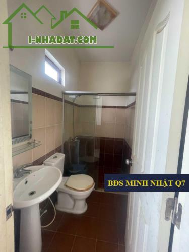 Bán nhà mặt tiền đường chợ Tân Quy, Quận 7. DT: 104m2, 2 Lầu, Sân thượng Giá 28 Tỷ