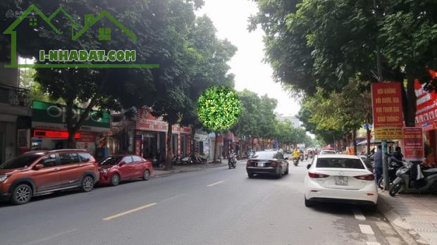 Bán nhà mặt phố Thạch Bàn 99m2, vỉa hè đá bóng, kinh doanh đỉnh, chỉ 21 tỷ.