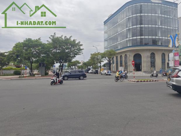 Village 4T Dòng Tiền View Biển - Lô Góc 2 Mặt Tiền Loseby- 240m2- Ngang 12m- Giá : 34 Tỷ - 3