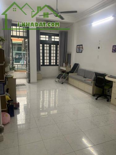 Bán nhà hẻm xe hơi Lạc Long Quân Tân Bình chỉ 5.1 tỷ