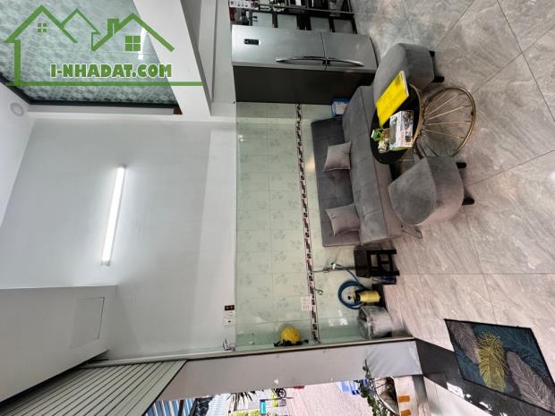 5.9 TỶ - PHAN VĂN TRỊ - 33MV – NGANG HƠN 4M - HẺM NHỰA 6M – XE HƠI NGỦ TRONG NHÀ – 4 PHÒNG - 2