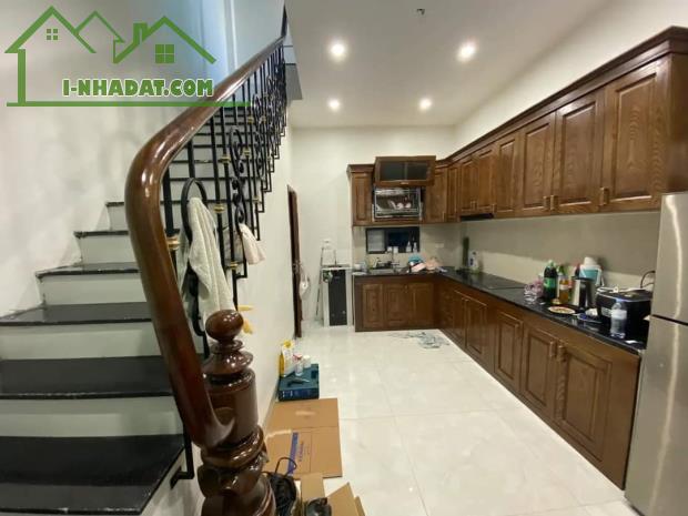 MẶT NGÕ THẠCH BÀN 56M2 LÔ GÓC OTO TRÁNH KINH DOANH Ở LUÔN. 8,5TỶ - 4