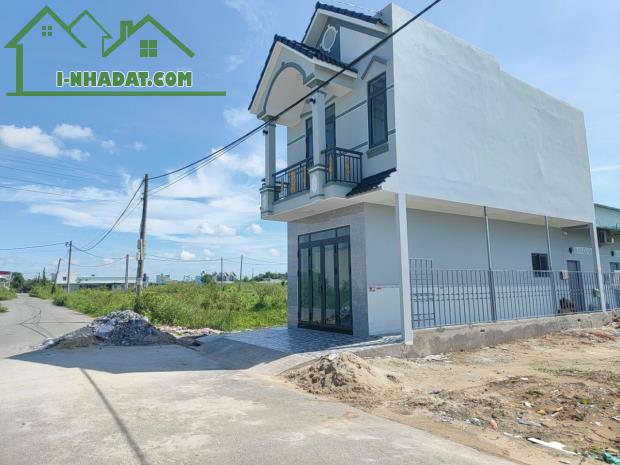 Bán nhà như hình, 125m2, phía trước 1 trệt 1 lầu, phía sau 1 trệt 4 phòng trọ giá 2tỷ350