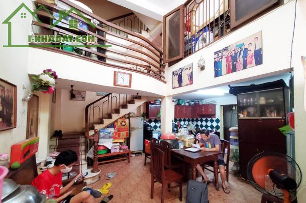 Bán nhà Hoàng Diệu Phú Nhuận, Phường 10, nhà nở hậu 7m, 5 Tầng, gần MT