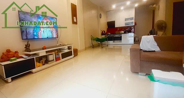 BÁN GẤP SIÊU PHẨM 3TẦNG 4PN 140M2 Ô TÔ NGỦ SÁT MẶT TIỀN NGỌC TRÌ LONG BIÊN - CHỈ 21 TỶ TL. - 2