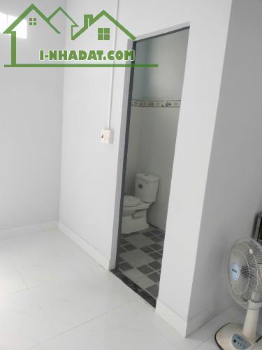 Cho thuê nhà Vườn Lài Q12, 100m2, ngang 4x17m, đường 4m, 12tr - 2