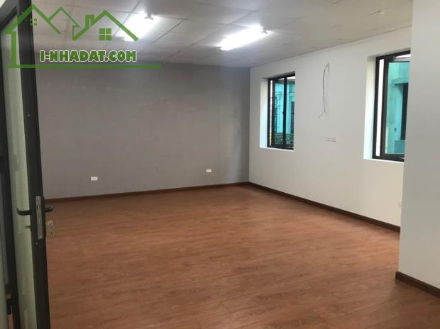 Cho thuê biệt thự tại KĐT Việt Hưng, Long Biên. 170m2, đủ nội thất, giá: 25 triệu/tháng - 2