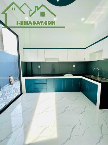 Bán nhà mới vào ở ngay, 70m2, 3Tầng, HXH, Sát Vinhomes Q9. Giá 5.x tỷ - 2