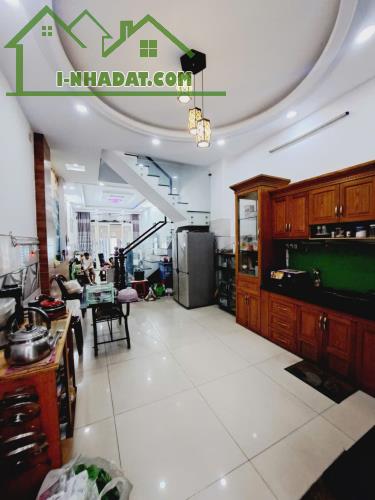 Bình Tân, Hẻm nhựa thông Hương lộ 2, 68M2, Nhà 4 tầng, giá rẻ, kinh doanh. - 2