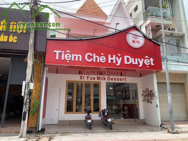 Bình Dương ! SANG RẺ NHÀ HÀNG GỖ 298 tr ( Đầu tư gần 1 tỷ ) Phong Cách Trung Hoa