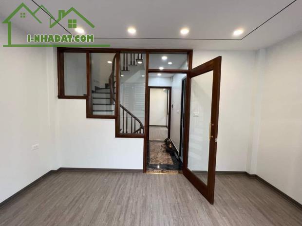 Bán nhà Văn Khê, Hà Đông, đường thông ô tô qua, 40m2 5 tầng mới đẹp giá 7 tỷ