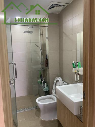 Cần cho thuê chung cư Celadon Khu Topaz 58m 2PN 1WC giá 7tr5 nhà trống