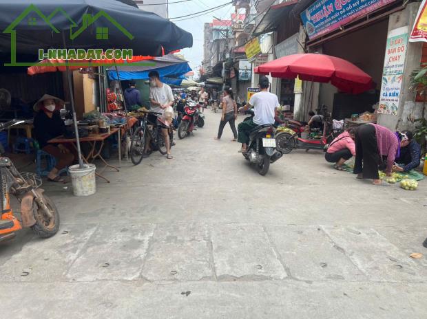BÃO YAGI MAI ĐỘNG HƯƠNG MẠC TỪ SƠN BẮC NINH Dt : 116m mt : 5mchỉ có  7xx
Hàng xóm thân - 1