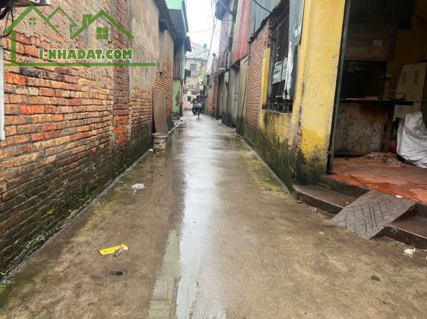 BÃO YAGI MAI ĐỘNG HƯƠNG MẠC TỪ SƠN BẮC NINH Dt : 116m mt : 5mchỉ có  7xx
Hàng xóm thân - 3