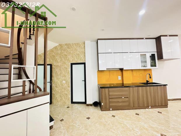 Nhỉnh 6 Tỷ, Có Ngay Căn CCMN 2 Thoáng, Gần Hồ Văn Chương, Đống Đa, DT 53m2, Full Đồ Chỉ