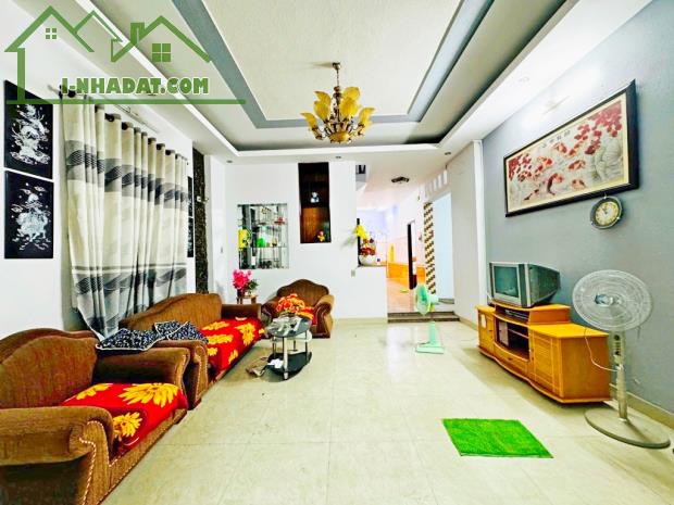 Mặt tiền kinh doanh Biệt thự Lê Bôi 12x18 đúc 2 tầng chỉ 14 tỷ - 1