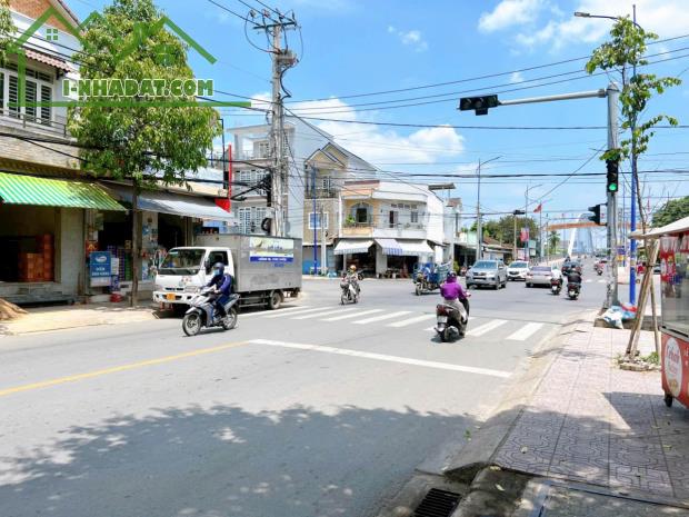 Bán nhà 2 lầu, mặt tiền ngay ngã 4 cầu Hiệp Hoà giá chỉ 6,9 tỷ - 2