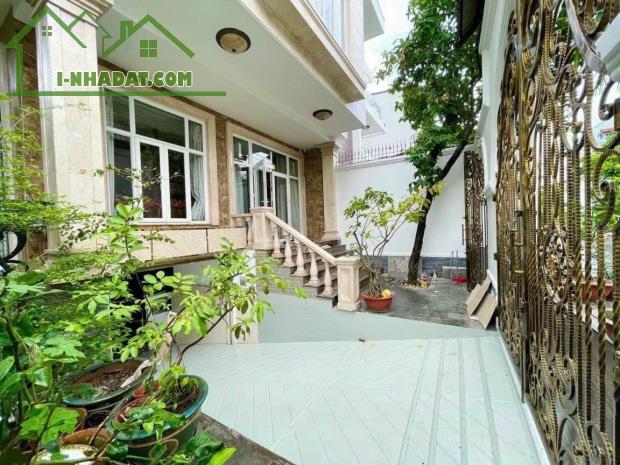 BIỆT THỰ HIỆP BÌNH CHÁNH, 204M2, 4 TẦNG, NGANG 11M, 5PN, CÓ HỒ BƠI, SÂN VƯỜN, CHỈ 31 TỶ. - 1