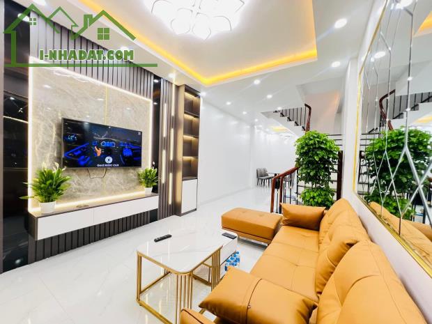 Bán nhà ở Trương Định - Hai Ba Trưng , 42m2, 5.85tỷ, sổ đỏ chính chủ, ngõ thoáng, nhà mới. - 4