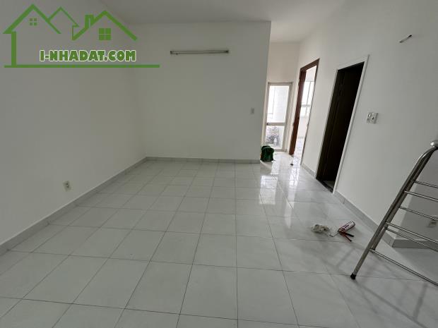 Cần cho thuê chung cư Sài Gòn Town 60m 2PN 2WC nhà trống - 1