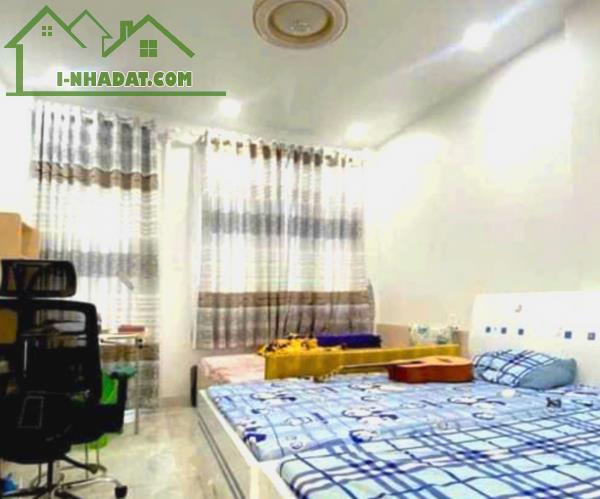 Nhà bán kế chợ Tân Bình, Sát mặt tiền Lạc Long Quân, 50m2, hẻm 5m thông, chỉ 4,3 Tỷ TL - 2