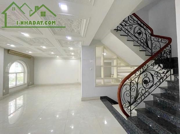 Cho thuê BIỆT THỰ 276 Trường Sa, P3, Quận Bình Thạnh. Hầm, 3,5 tầng(10x16) 600m2 chỉ 80tr - 2