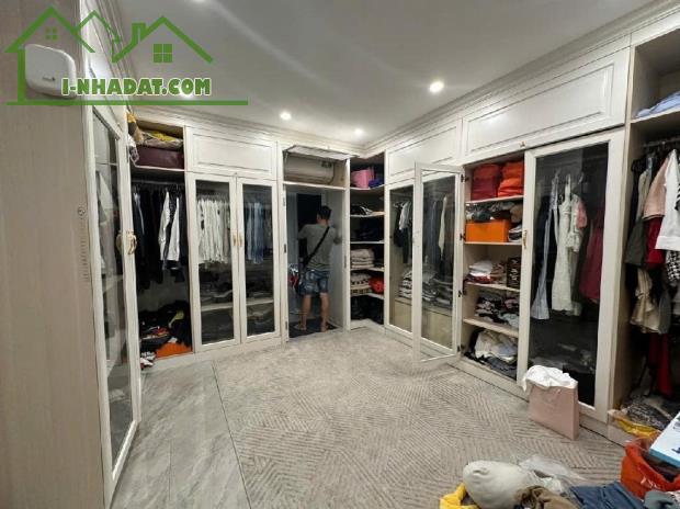 Siêu phẩm Long Biên, 1 mặt phố 1 mặt ngõ ôtô tránh, 124m x 8 tầng, mặt tiền 5.6m, thang