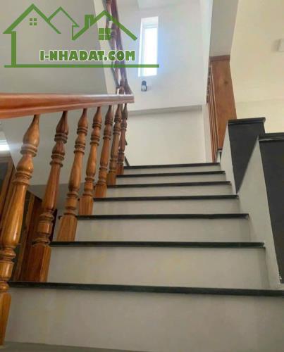 Nhà sổ riêng 1 lầu 1 trệt mặt tiền đường thông 2.65 tỷ/64 m2, sân Ô tô - 1