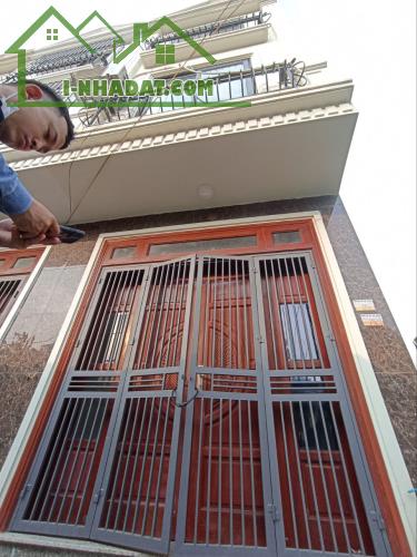 Bán nhà lô góc 30m2x4T, 2,9 tỷ, La Tinh-Đông La gần khu đấu giá.