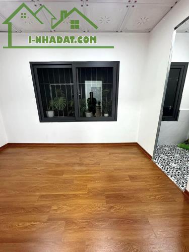 BÁN TẬP THỂ QUỲNH MAI, 100M2, 3 NGỦ, 2.65 TỶ, Ô TÔ ĐỖ CHÂN CẦU THANG - 2