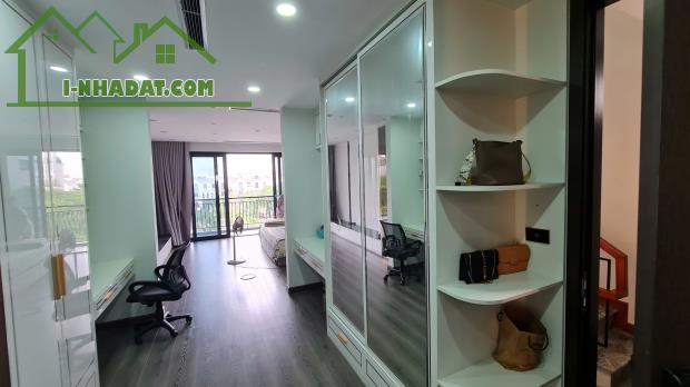 Đấu Giá Việt Hưng, DT80m², Phân lô, Vỉa hè, Ô tô tránh, 6 Tầng Thang Máy, View Vinhomes