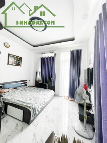 bán nhà huỳnh tấn phát dưới 8 tỷ nhà bè. dt: 4 x 18m6. 3 lầu, sân thượng, góc 2 mặt tiền - 2