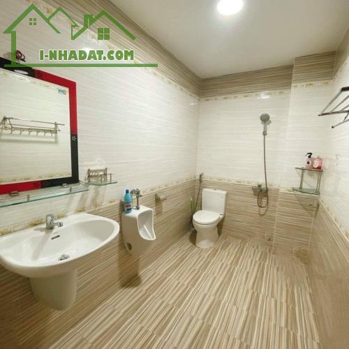 Gấp bán nhà Thủ Đức, dt 90m2 giá 10T5, 4 tầng ngang 5m, gần Mặt tiền Cây Keo. - 1