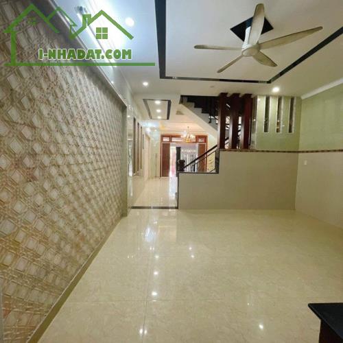 Gấp bán nhà Thủ Đức, dt 90m2, 4 tầng ngang 5m, chỉ 10T5, ô tô thông Mt Tam Bình. - 4