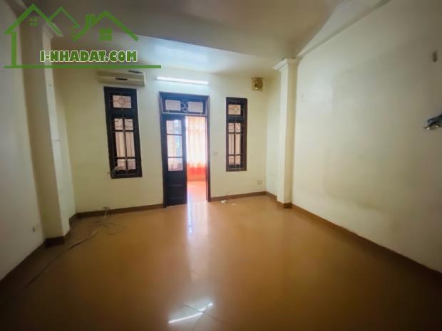 Bán Nhà MP Dương Văn Bé 75m 4T MT5m Lô góc, vỉa hè đá bóng, ô tô dừng đỗ - 2